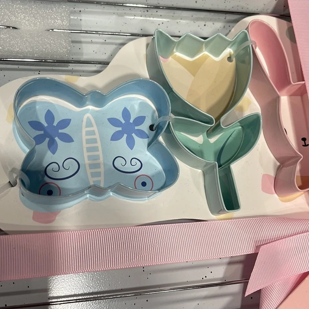 6 piece Easter baking set